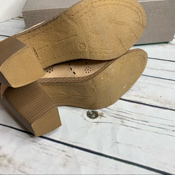 NEW Maurices Taylor laser cut bootie - Picture 6 of 8